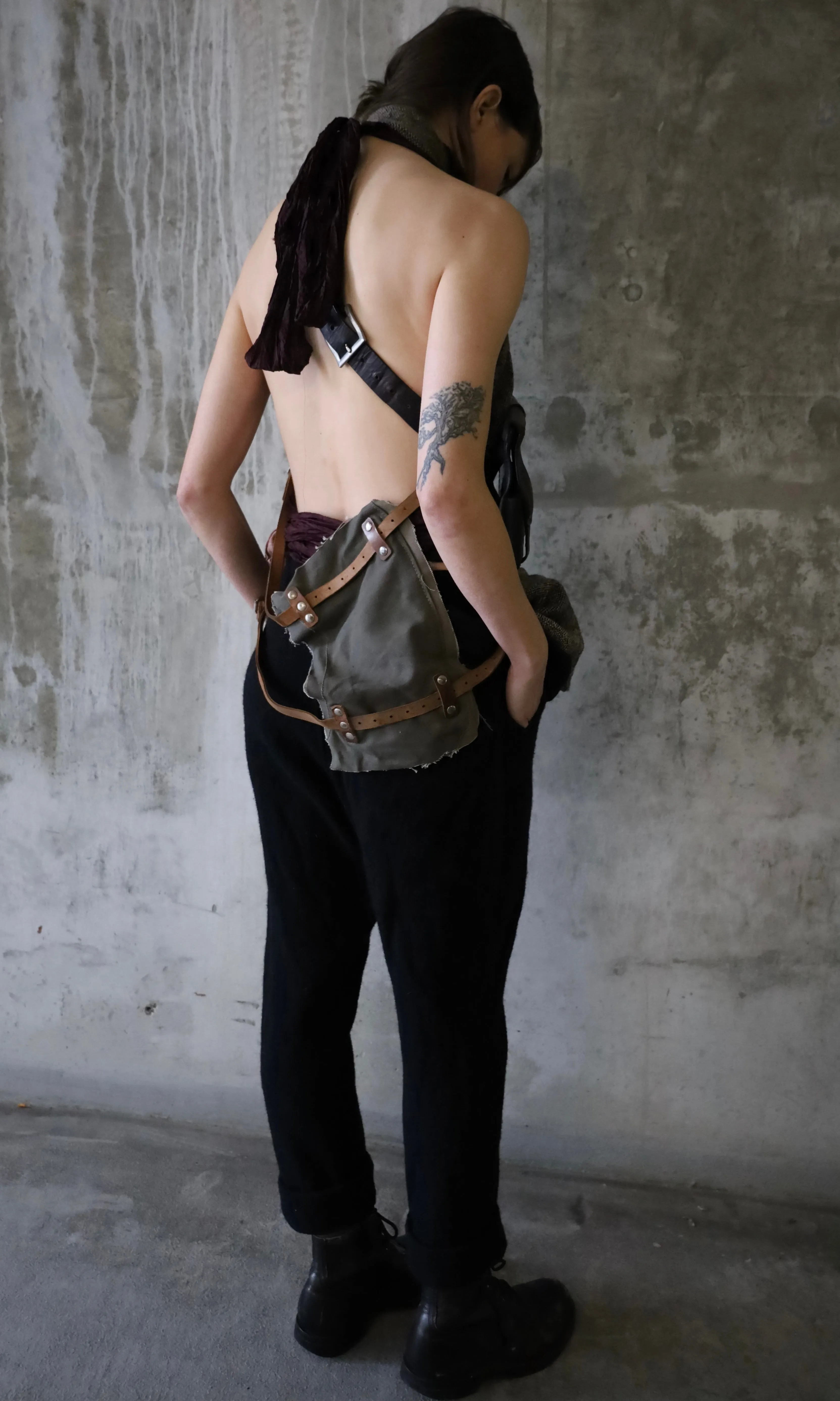 DECONSTRUCTED BACKLESS WOOL VEST
