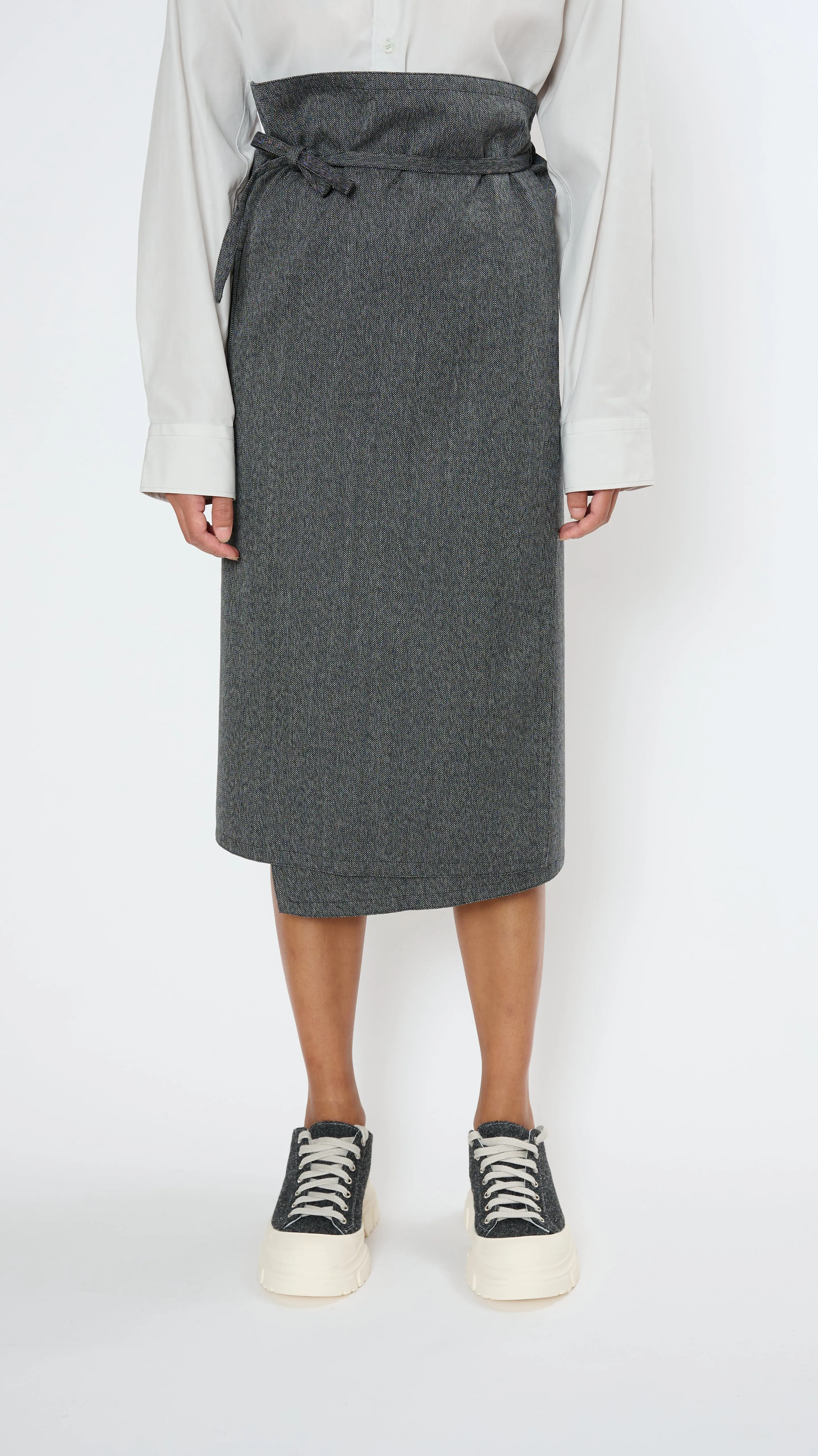 Sill Skirt in Anthracite