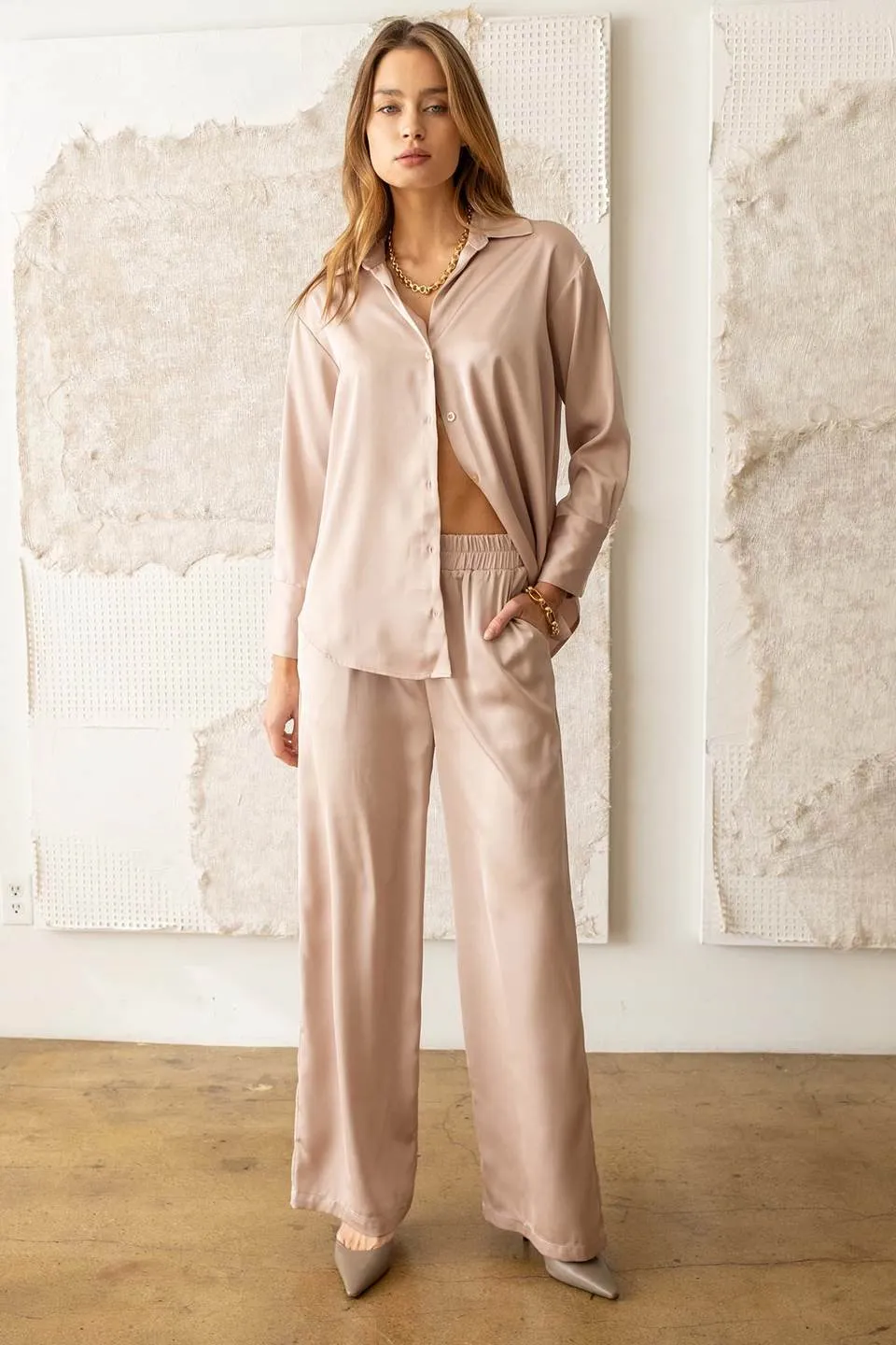 SOLID SATIN WIDE LEG PANTS